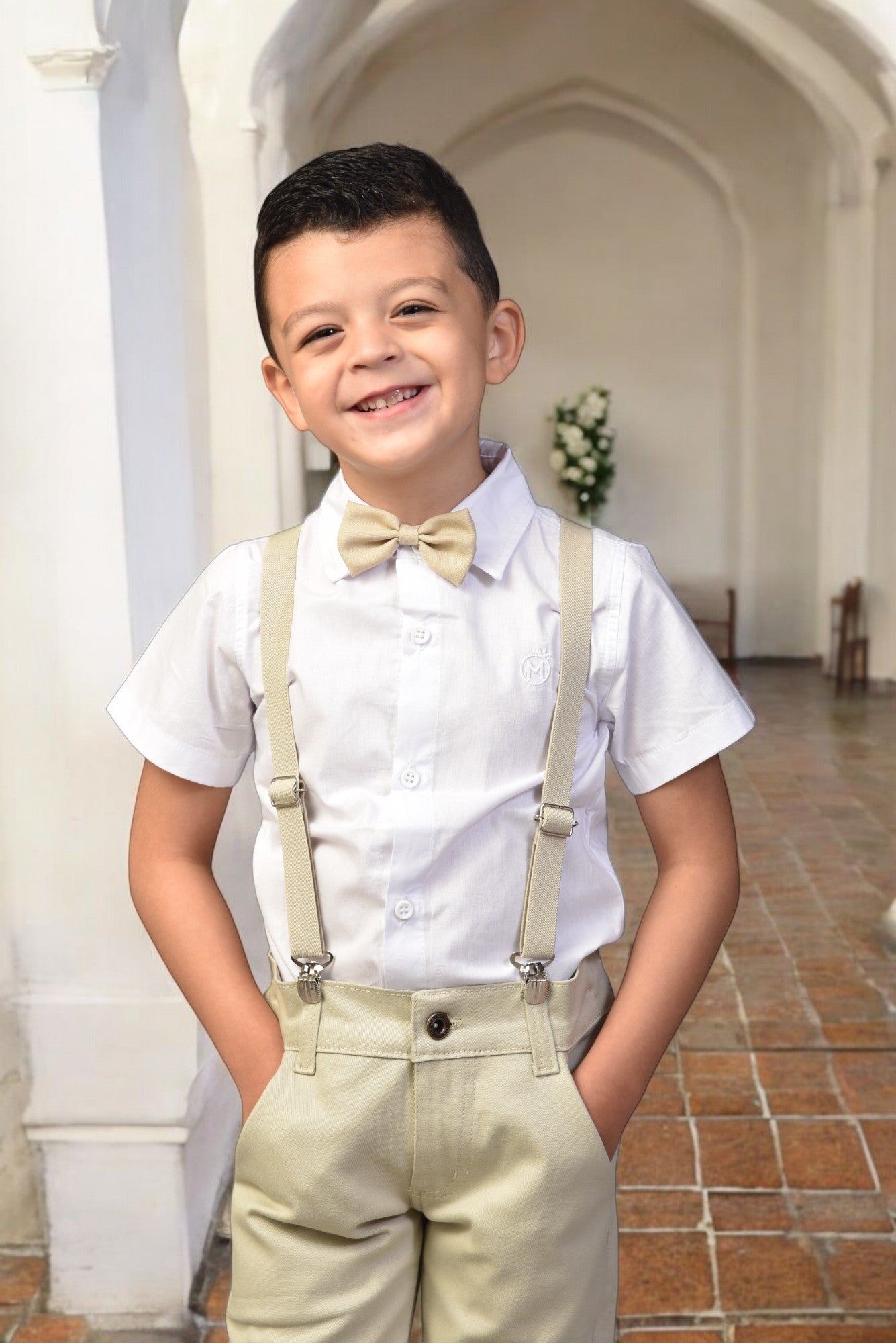 Roupa Infantil Camisa Social Bermuda Bege Menino  Festa Suspensório e gravata Varias Cores P ao 8 anos