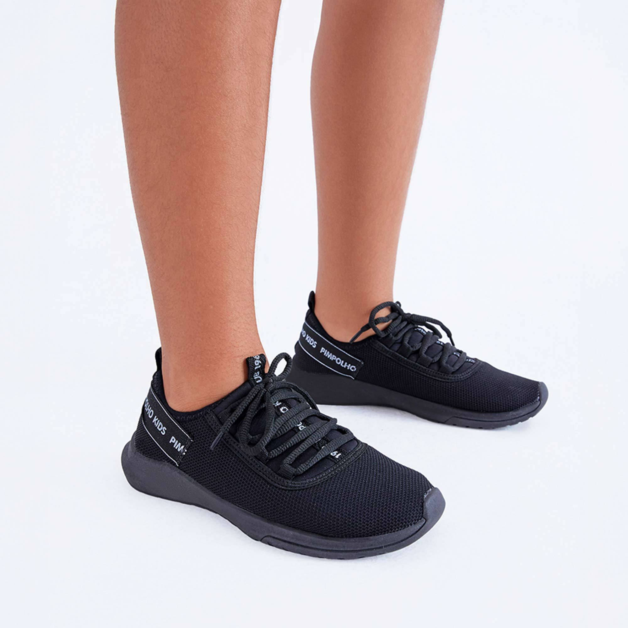 Tenis Preto com Cadarço Pimpolho