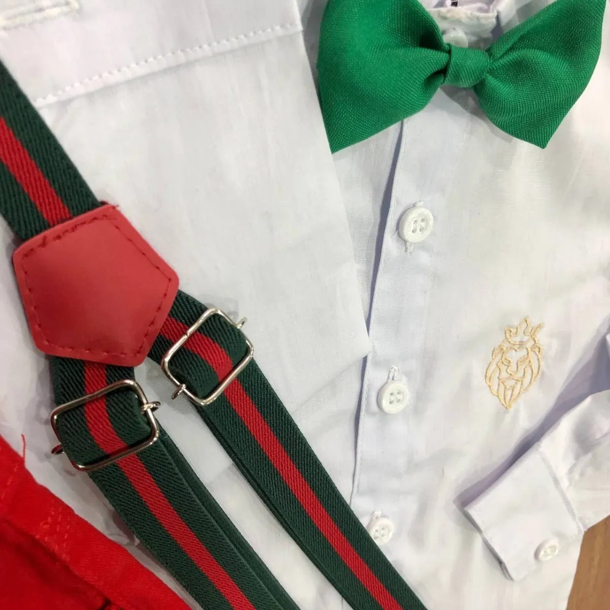 Roupa Social Natal Final de Ano - Camisa, Calça Vermelha e  Kit Suspensório (Atacado)