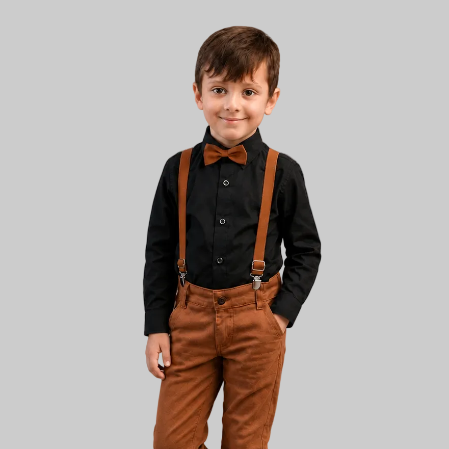 Conjunto Pajem Infantil Preto Manga Longa e Calça Caramelo com Suspensório