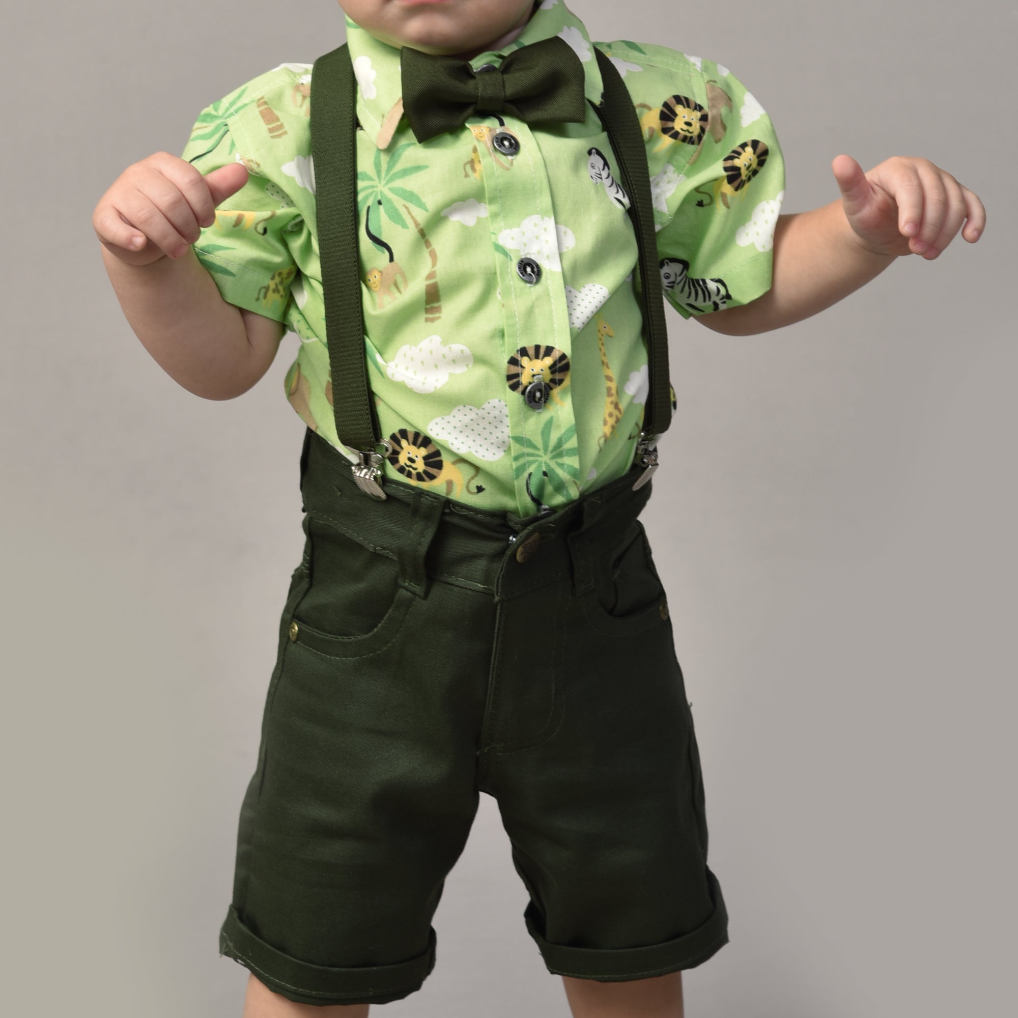 Conjunto Safari camisa verde claro bermuda verde musgo 1 ao 4 anos (Atacado)