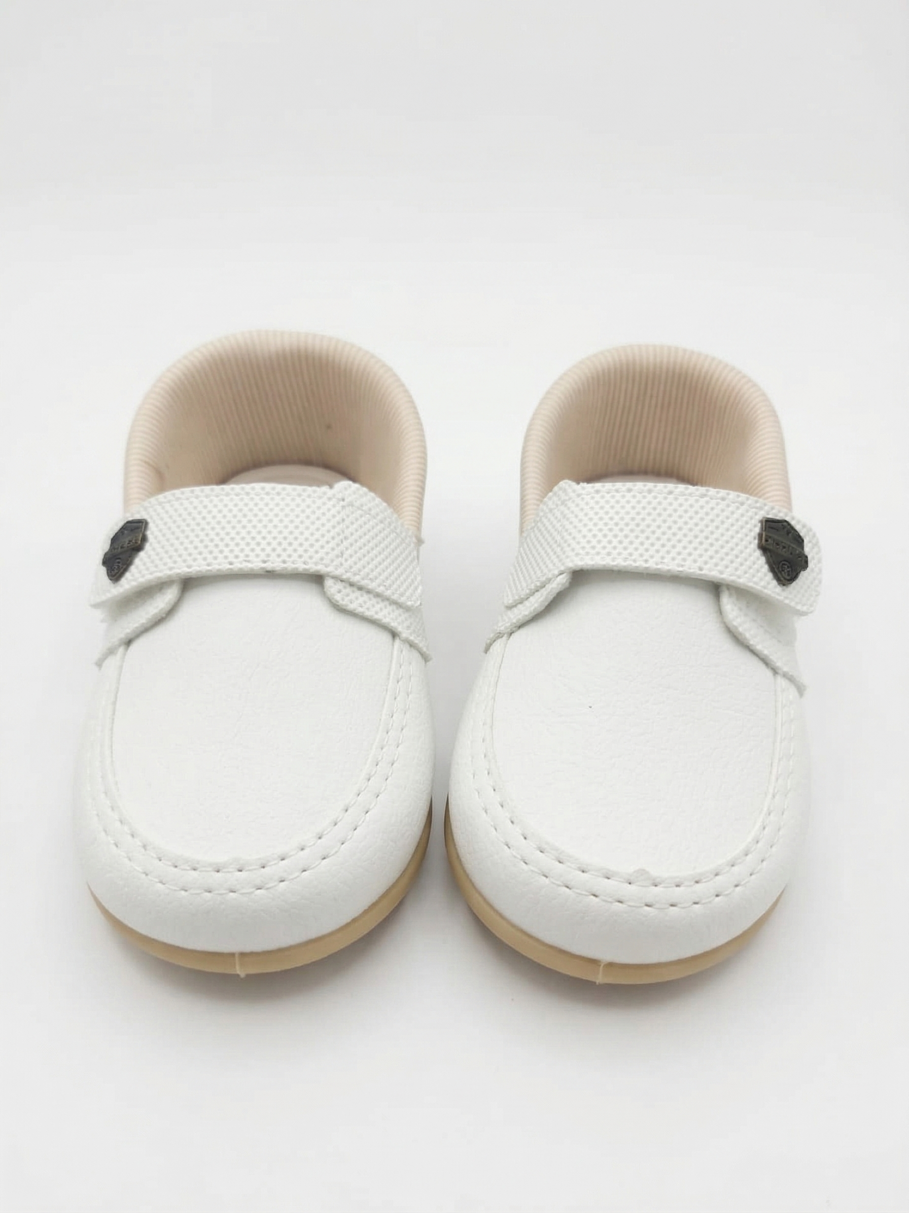 Sapato Pimpolho Branco com Velcro - Estilo e Conforto