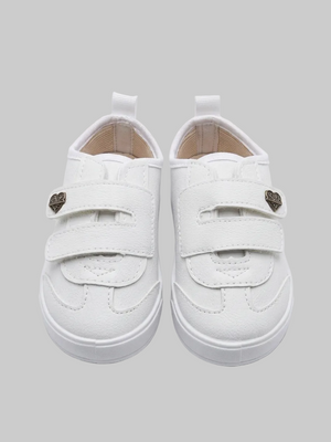 Tênis Infantil Branco com Velcro: Estilo e Facilidade para os Pequenos