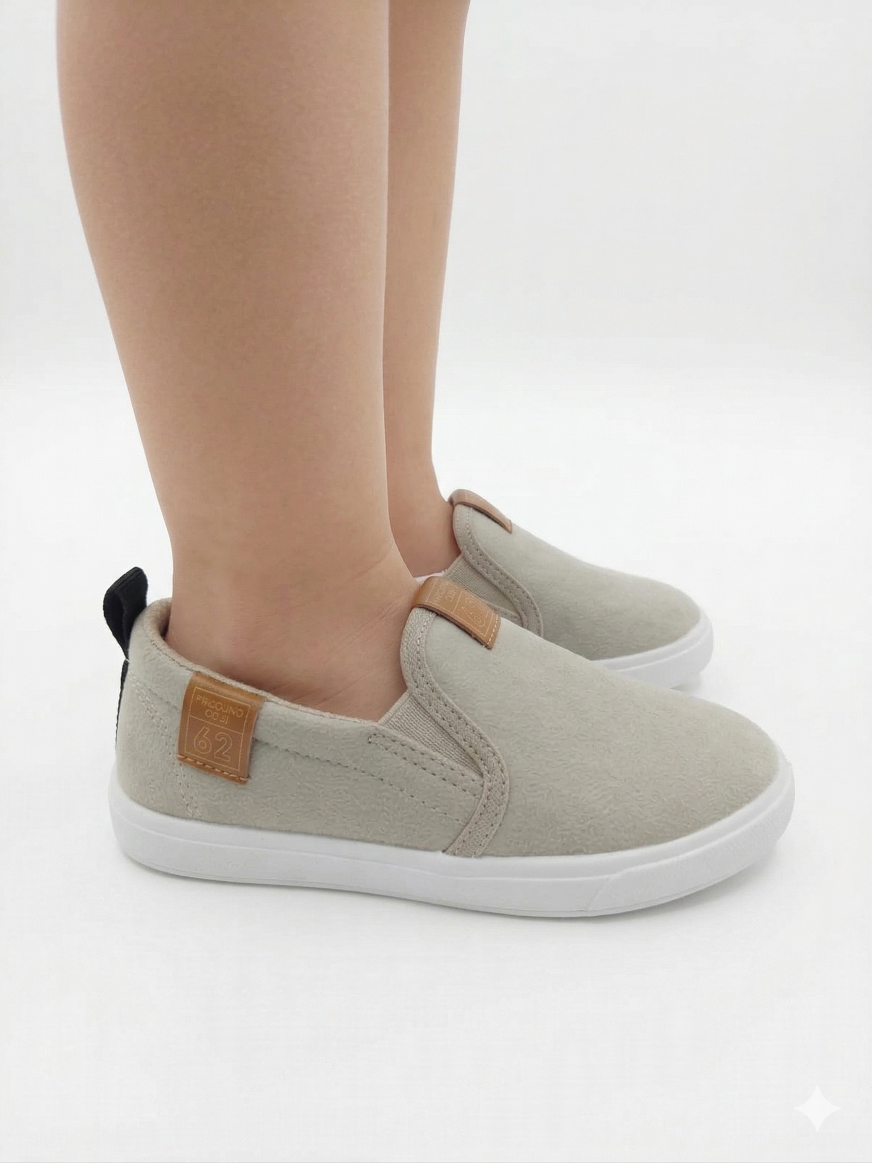 Tênis Slip On Infantil Bege | Sapato Moderno para Pajem e Festas